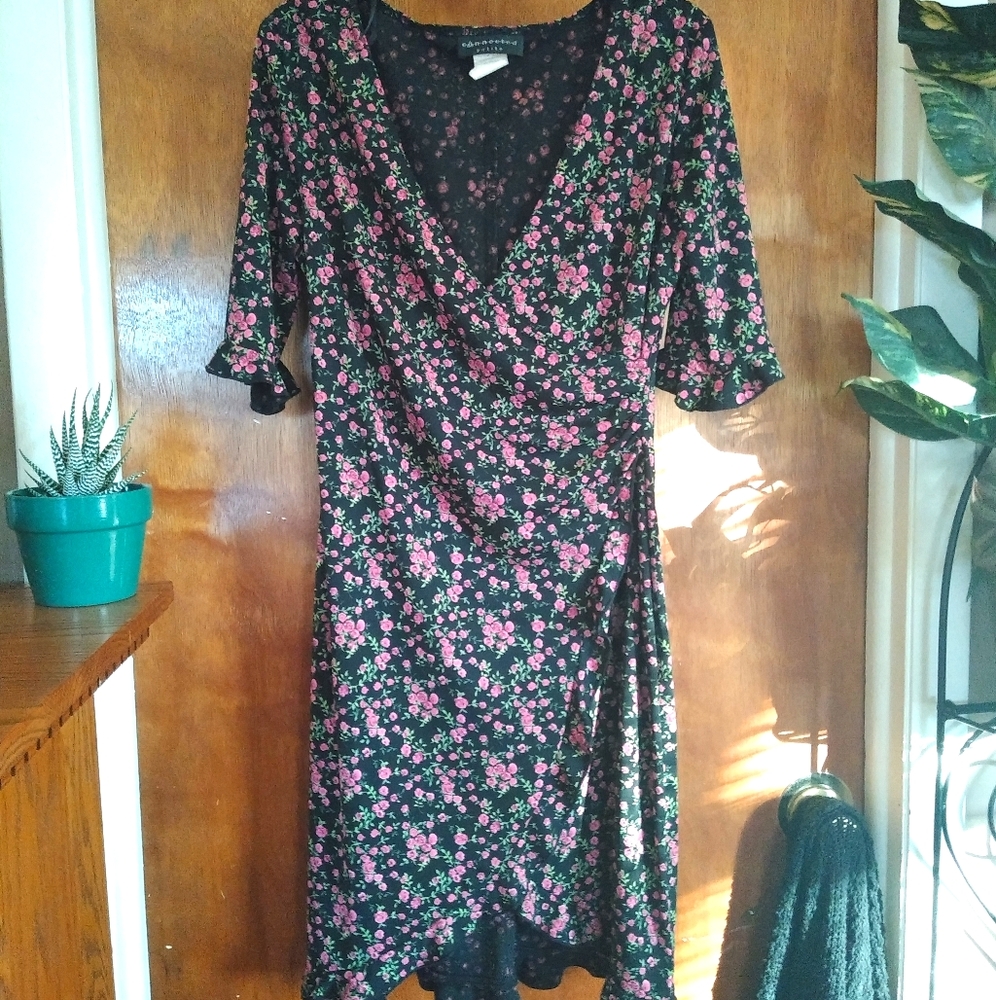 Was💲16! Connected petite floral wrap dress
